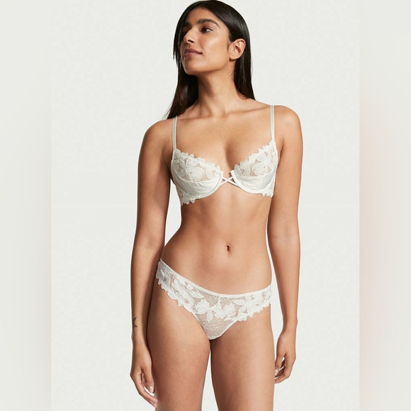 Victoria's Secret Floral Embroidered Thong  Large *NEW* - Picture 3 of 7